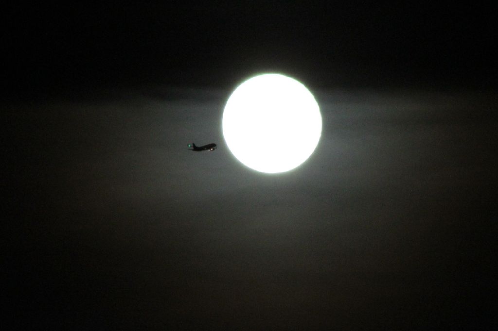 Easy Jet to the Moon